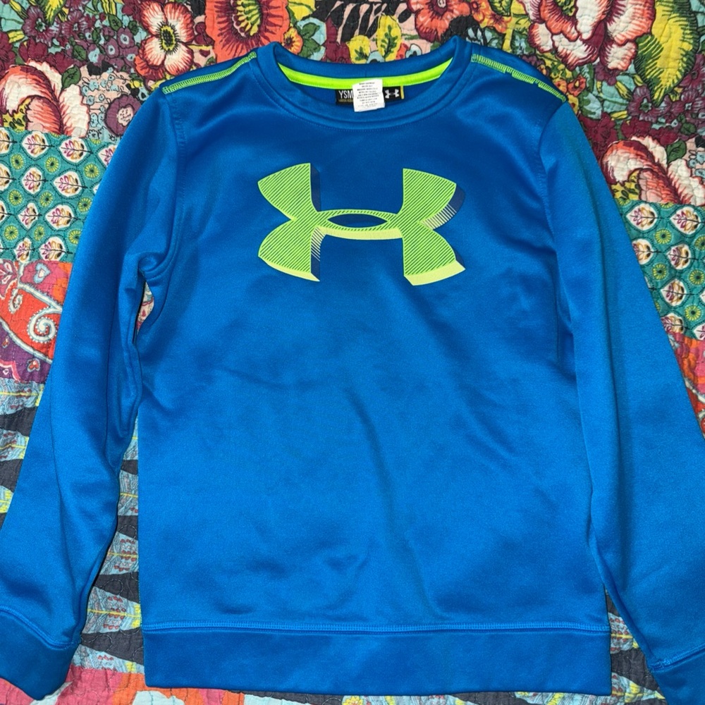 Boys Under Armour sweatshirt small